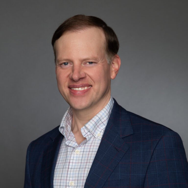 dr mcgregor lott headshot